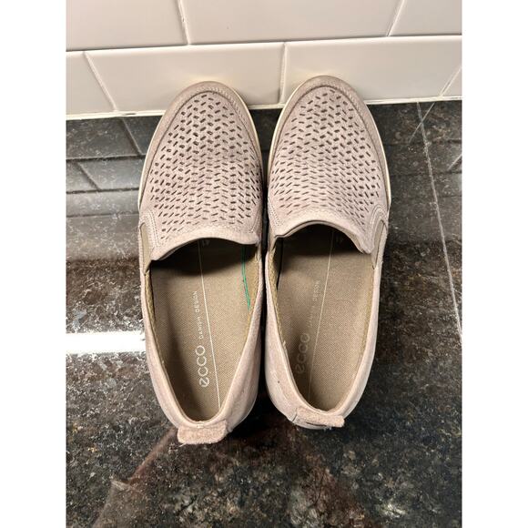 Ecco Men's Collin 2.0 Slip on Perf Leather Cut Out Detail Elastic Goring Grey 7 - Picture 5 of 12